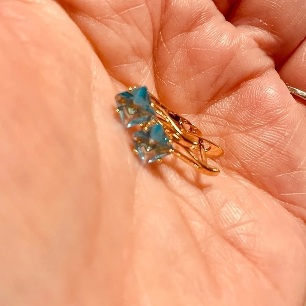 🌟HP🌟 BLUE TOPAZ CZ 18K Gold Plated Leaver Back Earrings Anniversary Gift